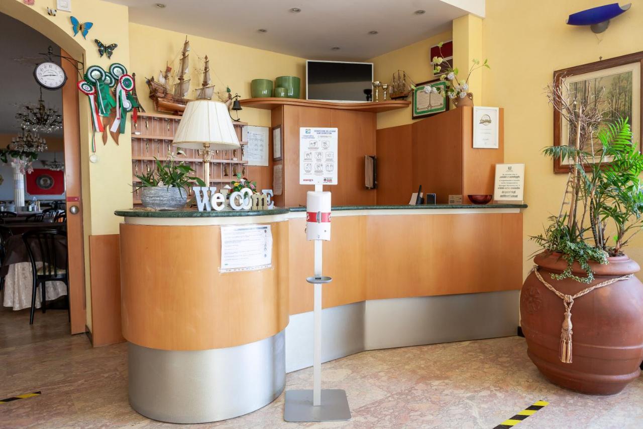 Hotel Primavera Sul Mare Lido Di Savio Exterior photo
